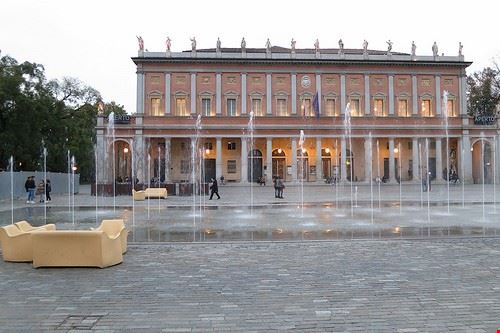 Teatro Municipale Valli Reggio Emilia Axeman72 - Attribution-NonCommercial-ShareAlike (http://creativecommons.org/licenses/by-nc-sa/2.0/) Axeman72