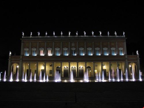 Teatro Municipale Valli Reggio Emilia lorenzog. - Attribution-NonCommercial-ShareAlike (http://creativecommons.org/licenses/by-nc-sa/2.0/) lorenzog.
