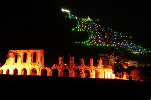  Gubbio viadifrancesco - Attribution-NonCommercial-ShareAlike (http://creativecommons.org/licenses/by-nc-sa/2.0/) viadifrancesco