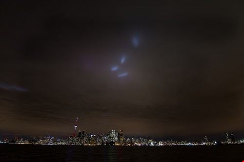 CN Tower Toronto Patrick Gensel - Attribution-NonCommercial-ShareAlike (http://creativecommons.org/licenses/by-nc-sa/2.0/) Patrick Gensel