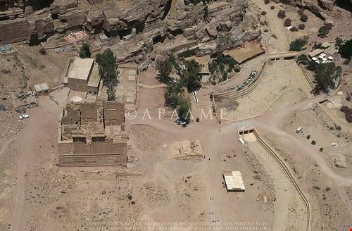 Qasr al-Bint Petra APAAME - Attribution-NonCommercial-NoDerivs (http://creativecommons.org/licenses/by-nc-nd/2.0/) APAAME