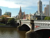 Ponte e cattedrale
