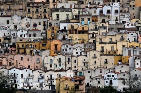 Veduta caratteristica dell'impianto urbano a terrazzamenti.  