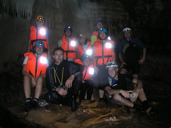  BELLISSIMA ESCURSIONE NELLE BELLISSIME GROTTE DI FALVATERRA , è POSSIBILE FARE VISITE IN PASSERELLA OPPURE VISITA  SPELEO CON FORNITURA DI GIUBOTTO SALVAGENTE E CASCO CON LUCE.VISITE CONSIGLIATE  