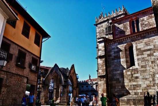 Plaza de Oliveira - Turismo En Portugal - Turismo En Portugal - CC BY 2.0