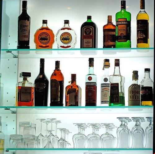 Booze - tubblesnap - tubblesnap - Attribution-NonCommercial-ShareAlike (http://creativecommons.org/licenses/by-nc-sa/2.0/)