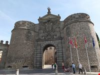  puerta de bisagra
