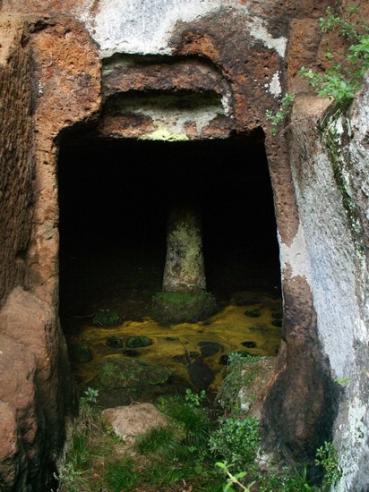 Tombe Falische