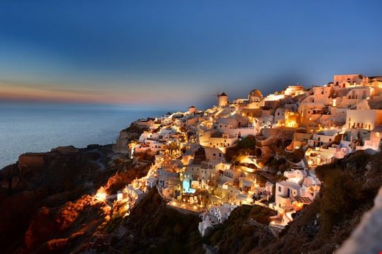Oia Kalispera (buonasera) Santorini.  