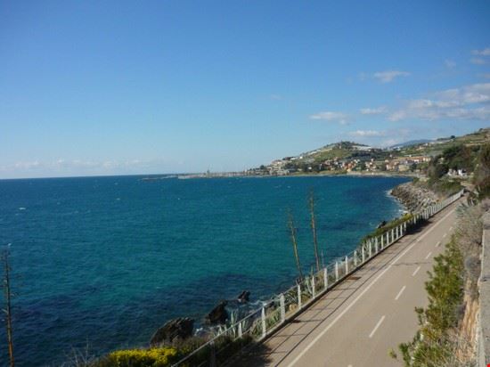  La pista ciclabile di San Lorenzo al Mare  