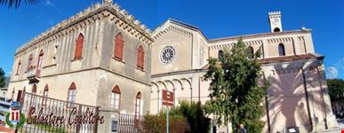 Palazzina Pelleri con torre Saracena e santuario Madonna del Carmelo