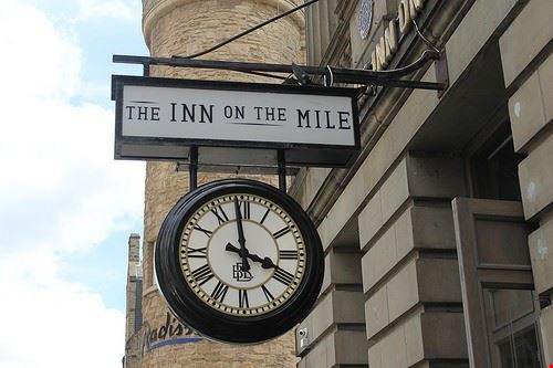 Castle Inn  - ironypoisoning - ironypoisoning - Attribution-ShareAlike License (http://creativecommons.org/licenses/by-sa/2.0/)