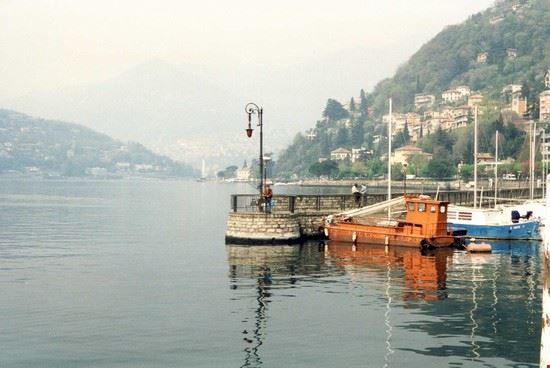  Como  