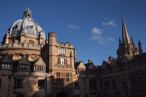  Oxford skittledog - Attribution-NonCommercial-ShareAlike (http://creativecommons.org/licenses/by-nc-sa/2.0/) skittledog