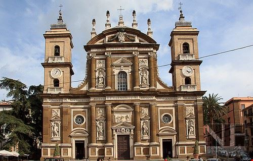 Cattedrale di San Pietro Frascati nheidenbluth - Attribution-ShareAlike License (http://creativecommons.org/licenses/by-sa/2.0/) nheidenbluth