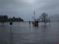 Dove finisce la piazza e inizia il lago?