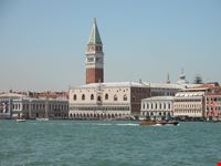 san marco e palazzo ducale visti dal vaporetto venezia