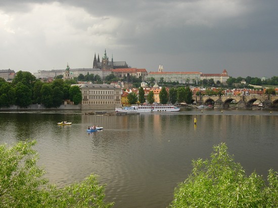 praga - skyline del castello e della cattedrale