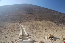 il cairo la piramide rossa a dashur