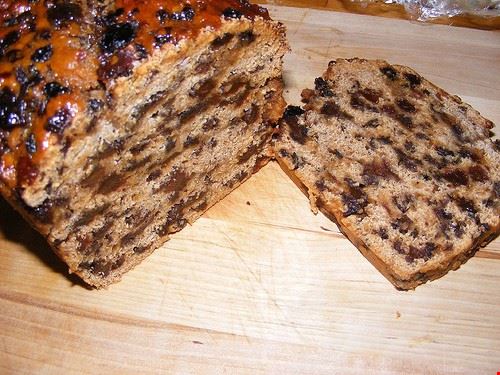 Bara Brith - >^..^< maggz >^..^< - >^..^< maggz >^..^< - Attribution-NonCommercial-NoDerivs (http://creativecommons.org/licenses/by-nc-nd/2.0/)