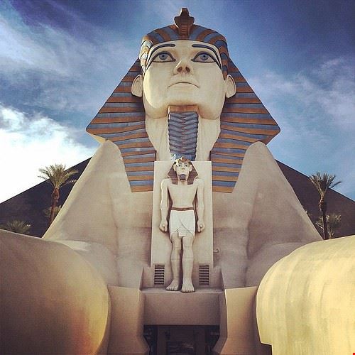 Luxor Las Vegas Granding - Attribution-NonCommercial-NoDerivs (http://creativecommons.org/licenses/by-nc-nd/2.0/) Granding