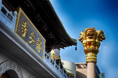 Tempio di Jing An - hans-johnson - hans-johnson - Attribution-NoDerivs (http://creativecommons.org/licenses/by-nd/2.0/)
