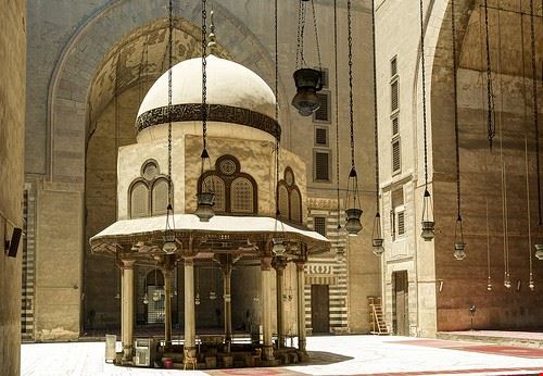 Moschea di Hassan Il Cairo Frank Schulenburg - Attribution-ShareAlike License (http://creativecommons.org/licenses/by-sa/2.0/) Frank Schulenburg