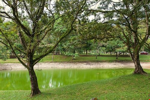 Lake gardens Kuala Lumpur Tukang Kebun - Attribution-NoDerivs (http://creativecommons.org/licenses/by-nd/2.0/) Tukang Kebun