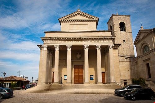 Basilica di San Marino - iz4aks - iz4aks - Attribution-ShareAlike License (http://creativecommons.org/licenses/by-sa/2.0/)