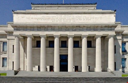 Auckland War Memorial Museum Auckland SilverStack - Attribution-NonCommercial (http://creativecommons.org/licenses/by-nc/2.0/) SilverStack