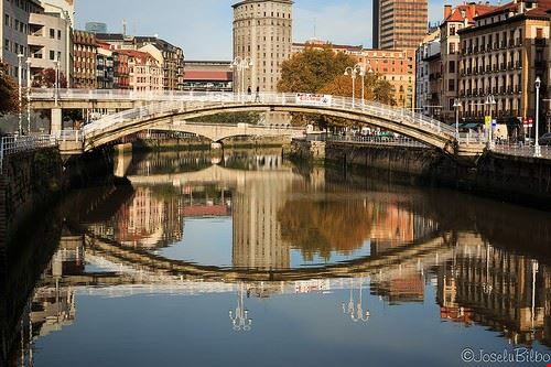 Casco Viejo Bilbao JoseluBilbo. - Attribution-NoDerivs (http://creativecommons.org/licenses/by-nd/2.0/) JoseluBilbo.