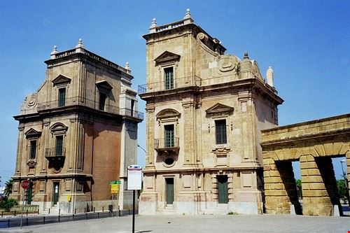 Porta Felice Palermo cercamon - Attribution-NonCommercial-ShareAlike (http://creativecommons.org/licenses/by-nc-sa/2.0/) cercamon