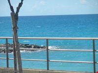 Il mare dietro