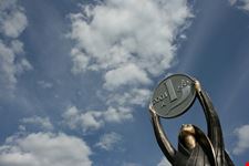  monumento alla lira