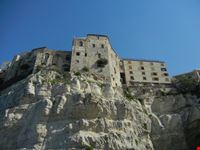 tropea - costone a strapiombo sul mare
