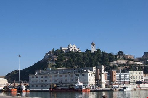 Un Viaggio Tra Storia Mare E Montagna Itinerari E Escursioni A Ancona