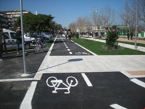 Pista Ciclabile Pescara loris.demilio - Attribution-NonCommercial-ShareAlike (http://creativecommons.org/licenses/by-nc-sa/2.0/) loris.demilio