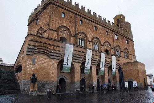 Palazzo del Capitano del Popolo Orvieto Acli nazionali - Attribution-NonCommercial (http://creativecommons.org/licenses/by-nc/2.0/) Acli nazionali