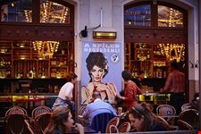  10 arts bistro e lounge