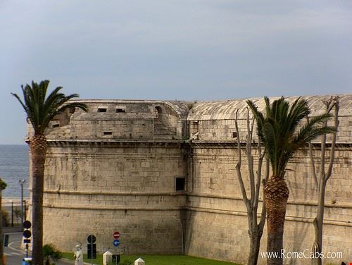  Civitavecchia Rome Cabs - Attribution-ShareAlike License (http://creativecommons.org/licenses/by-sa/2.0/) Rome Cabs