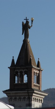 Retro della parte finale del campanile