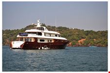  sirius yacht