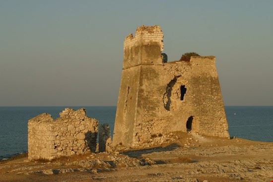  Torre Saracena in loc. Grotta dell'acqua  