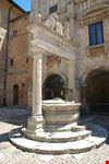 pozzo dei grifi e dei leoni montepulciano