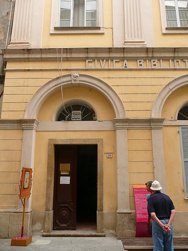  la biblioteca aprosiana