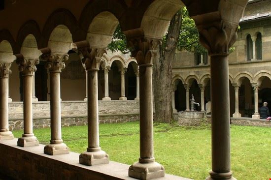 Abbazia di Piona Chiostro dell'Abbazia di Piona  