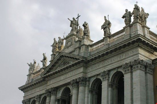 Basilica di San Giovanni in Laterano San Giovanni in Laterano  