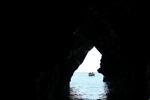 Grotte di Trachine - Gabriele Tudico - Gabriele Tudico - Attribution-NonCommercial-ShareAlike (http://creativecommons.org/licenses/by-nc-sa/2.0/)