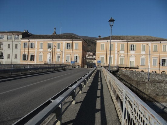 Ponte e palazzi