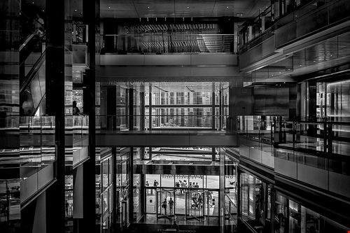 Lincoln Center - justenoughfocus - justenoughfocus - Attribution-NonCommercial-NoDerivs (http://creativecommons.org/licenses/by-nc-nd/2.0/)